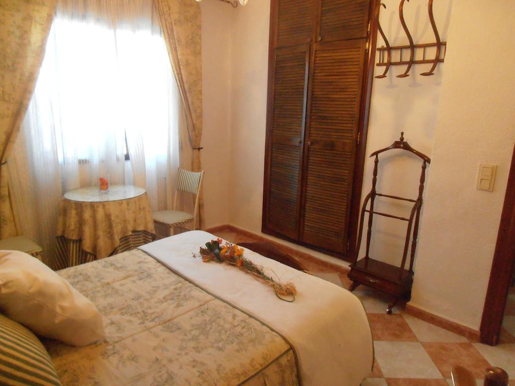 Alojamiento Rural Torre Hueca Hotel Pinos Puente Room photo